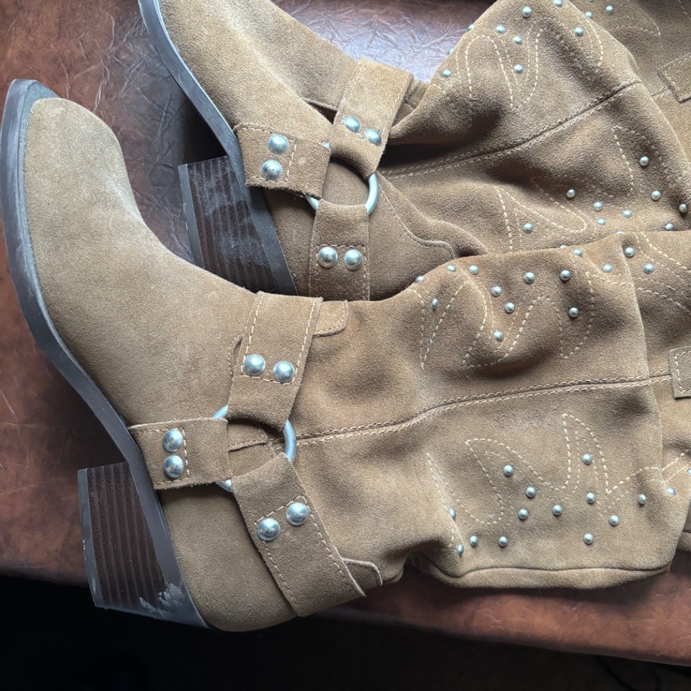 Stradivarius Real Suede Slouchy Western Boot with Studs - Picture 3 of 5